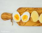 आप अंडे तोड़े बिना तले हुए अंडे नहीं पका सकते।